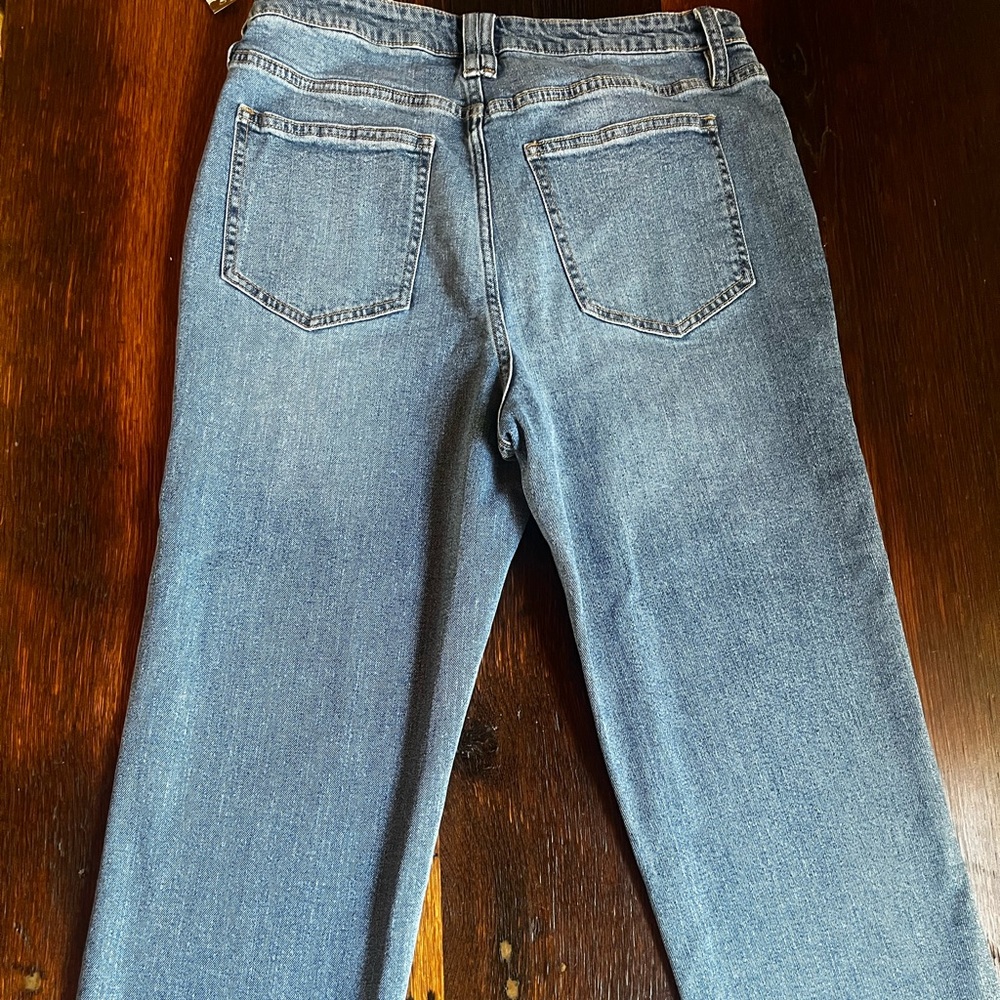 Classic Straight-Leg Jeans in Faded Blue Size 10 Short